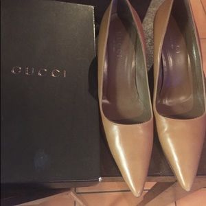 Gucci pumps